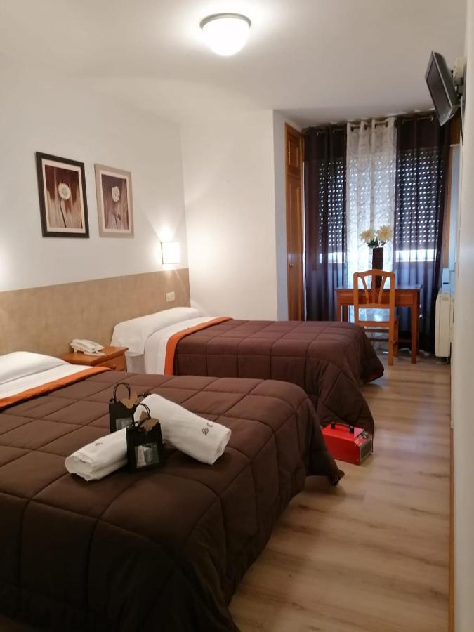 آكورونيا Pension Santa Clara المظهر الخارجي الصورة