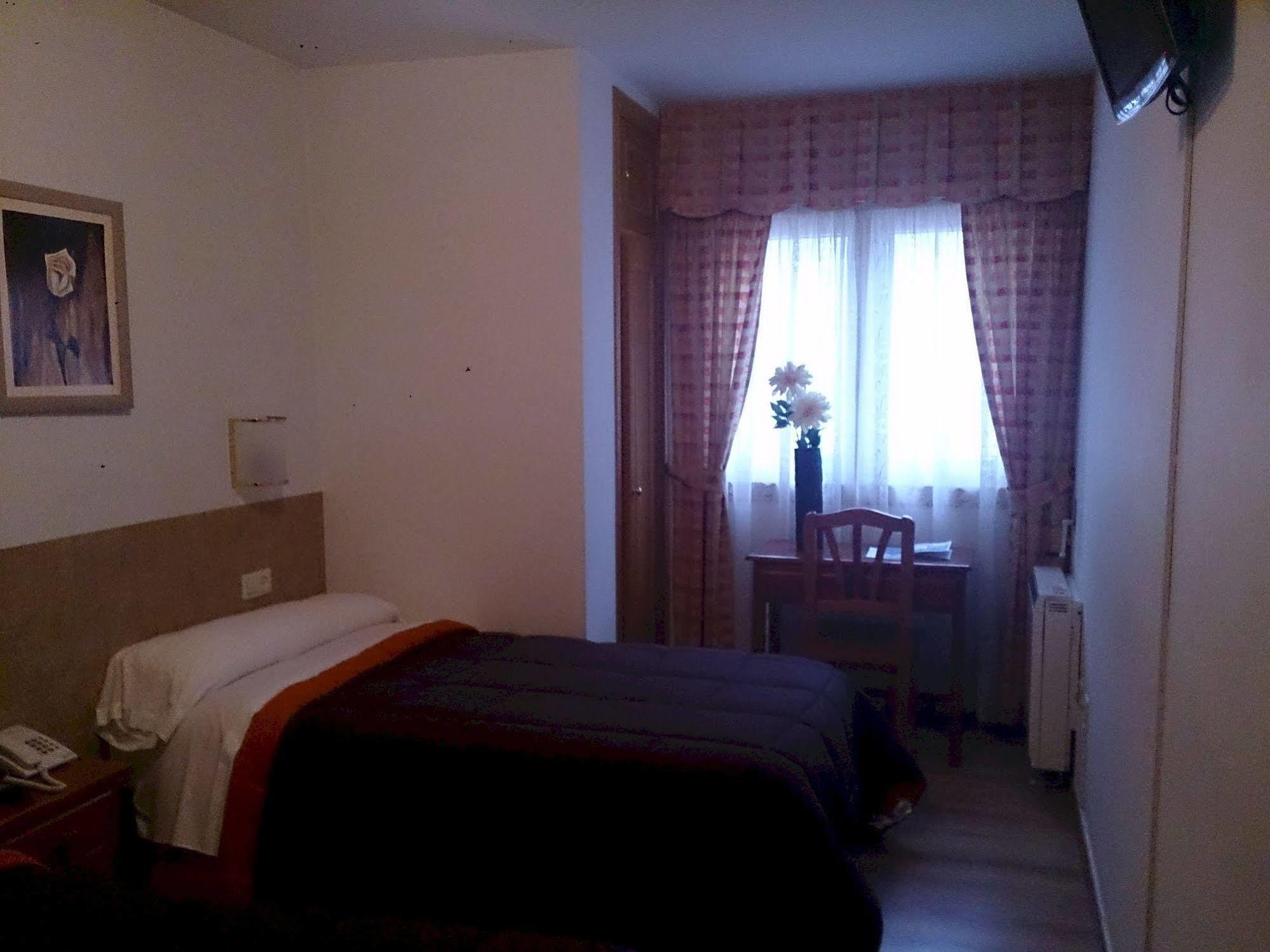 آكورونيا Pension Santa Clara المظهر الخارجي الصورة